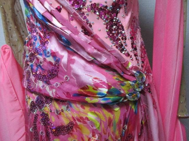 社交ダンス　ROBINHOODロビンフッド　ピンクキラキラドレス