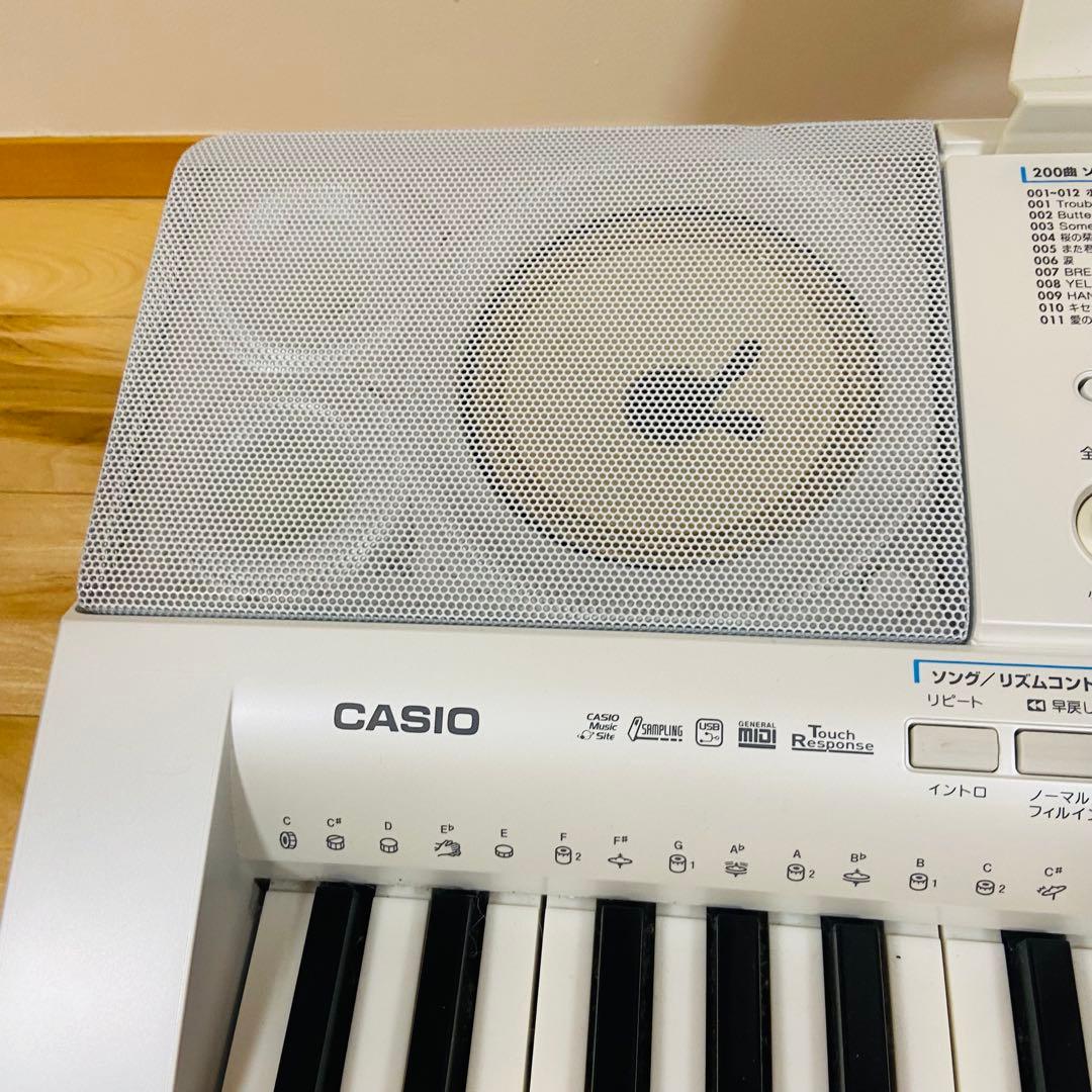 美品　CASIO LK208 光ナビゲーション キーボード 電子ピアノ カシオ