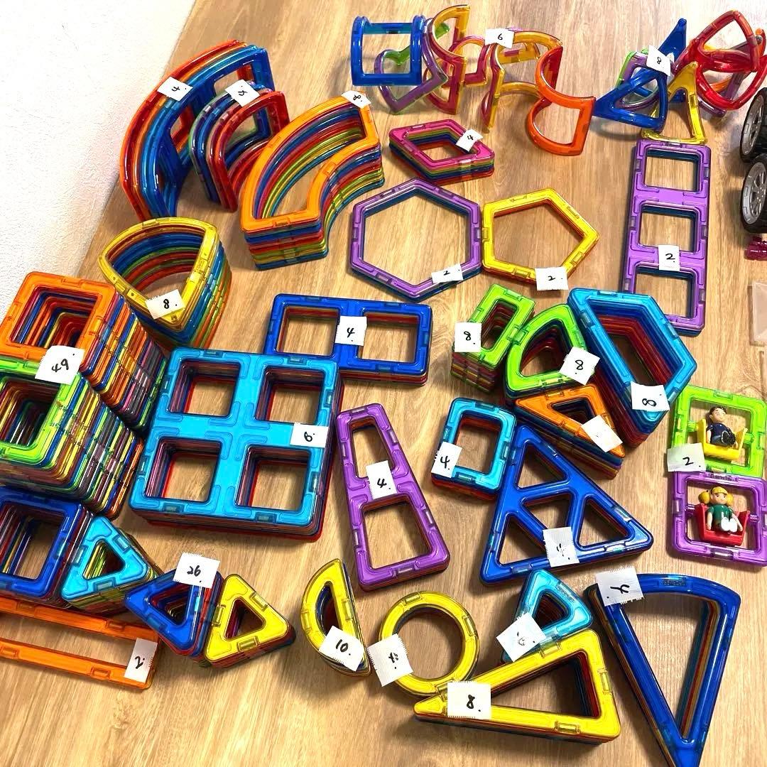 マグフォーマー大量213ピース おまけアクセサリー多数