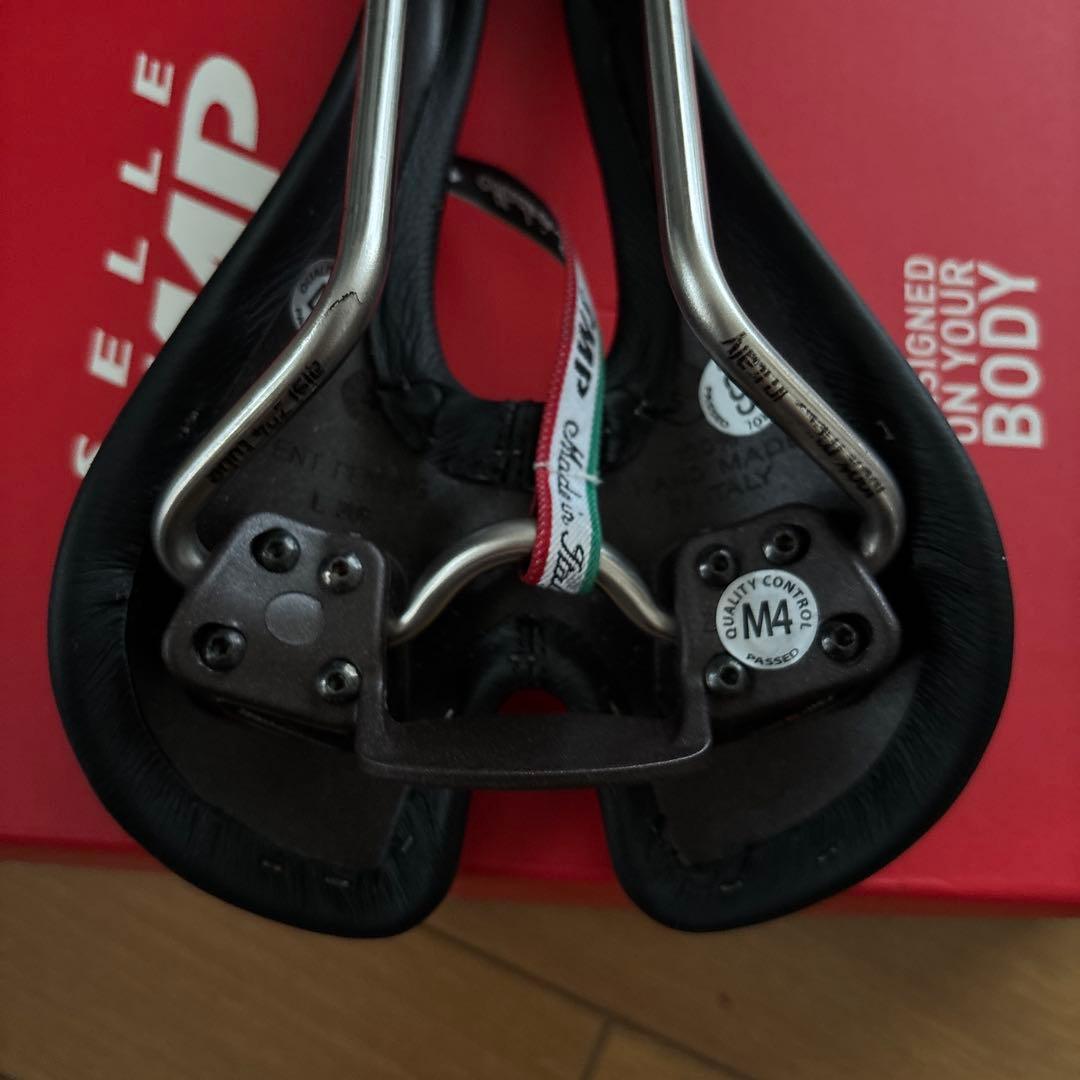 Shaw 　SELLE SMP FORMA02-BK 中古美品