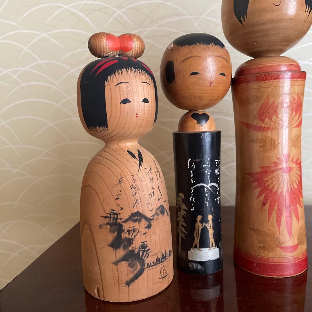 伝統的な手描き木製こけし