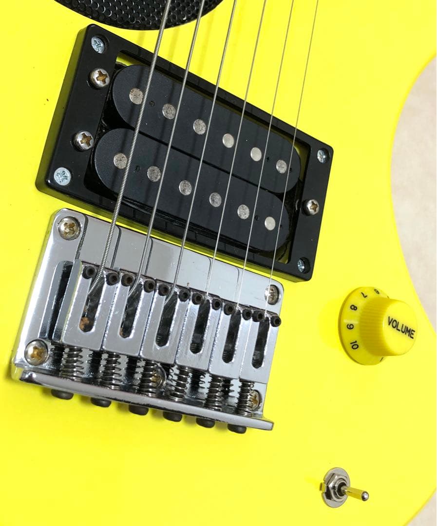 ZO-3 イエロー アンプ内蔵ミニギター ディストーションSW ヘッドフォン端子
