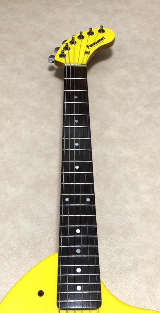 ZO-3 イエロー アンプ内蔵ミニギター ディストーションSW ヘッドフォン端子
