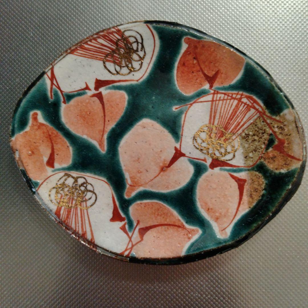 九谷焼　虚空蔵窯（石川県能美市）緑地に椿柄　皿2種4枚組