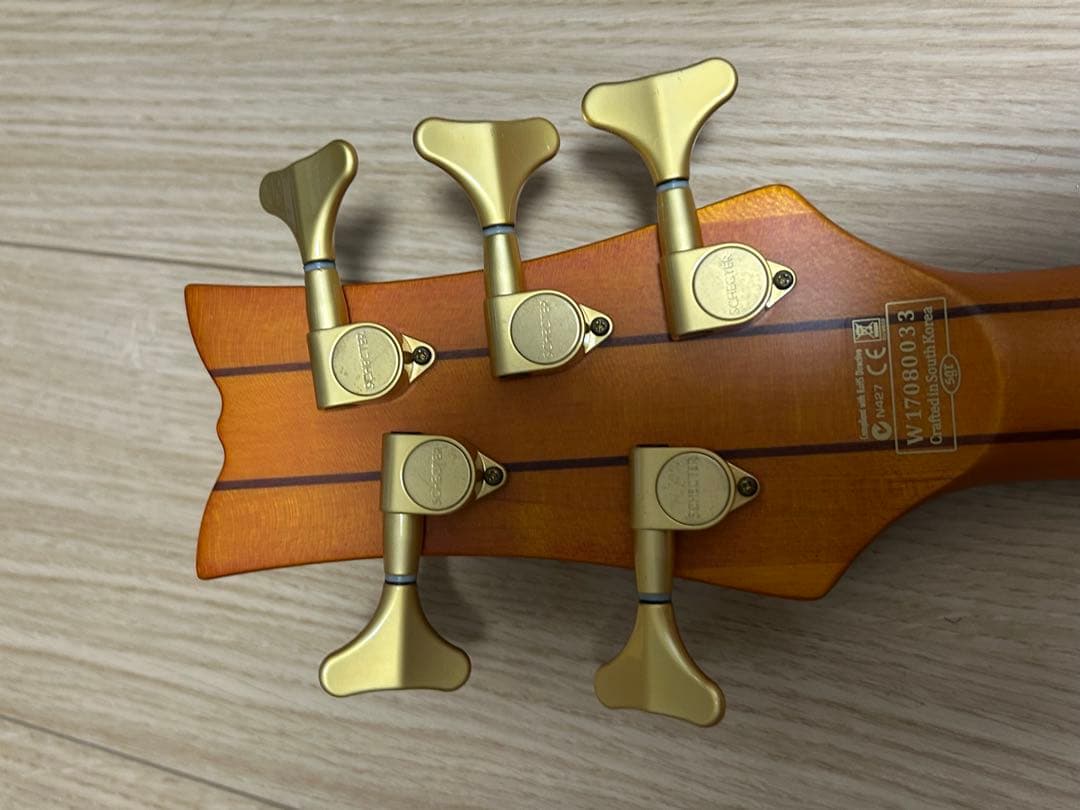 SCHECTER 5弦ベースstiletto studio5＋ソフトケース付き