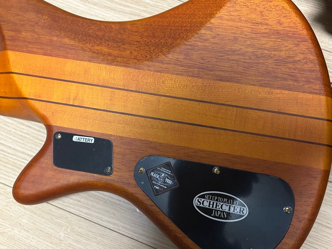 SCHECTER 5弦ベースstiletto studio5＋ソフトケース付き