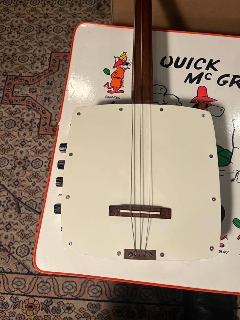 エレキ三味線 詳細不明