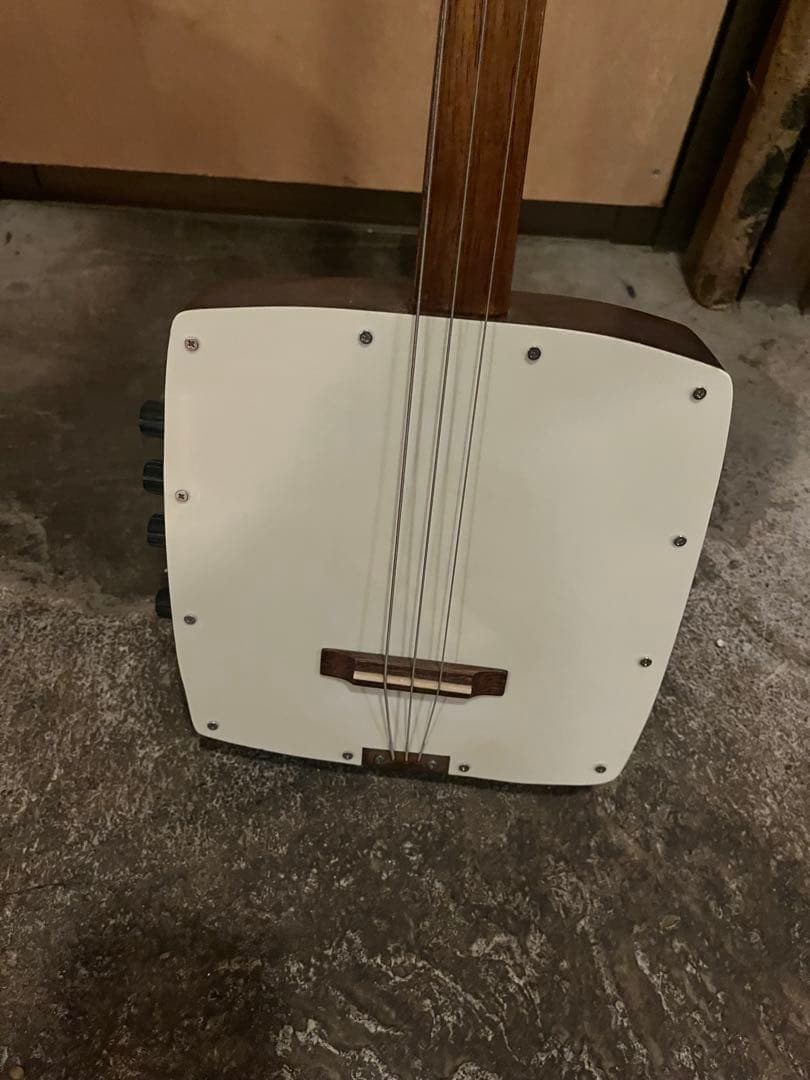 エレキ三味線 詳細不明