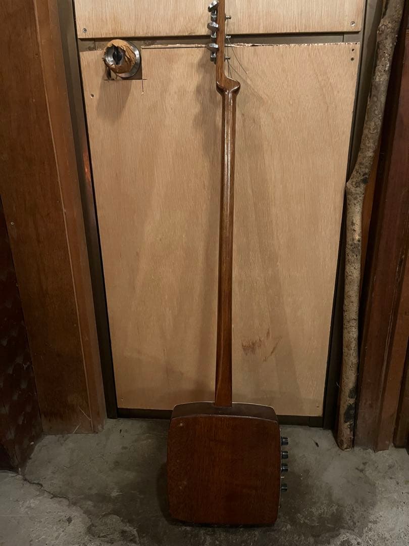 エレキ三味線 詳細不明