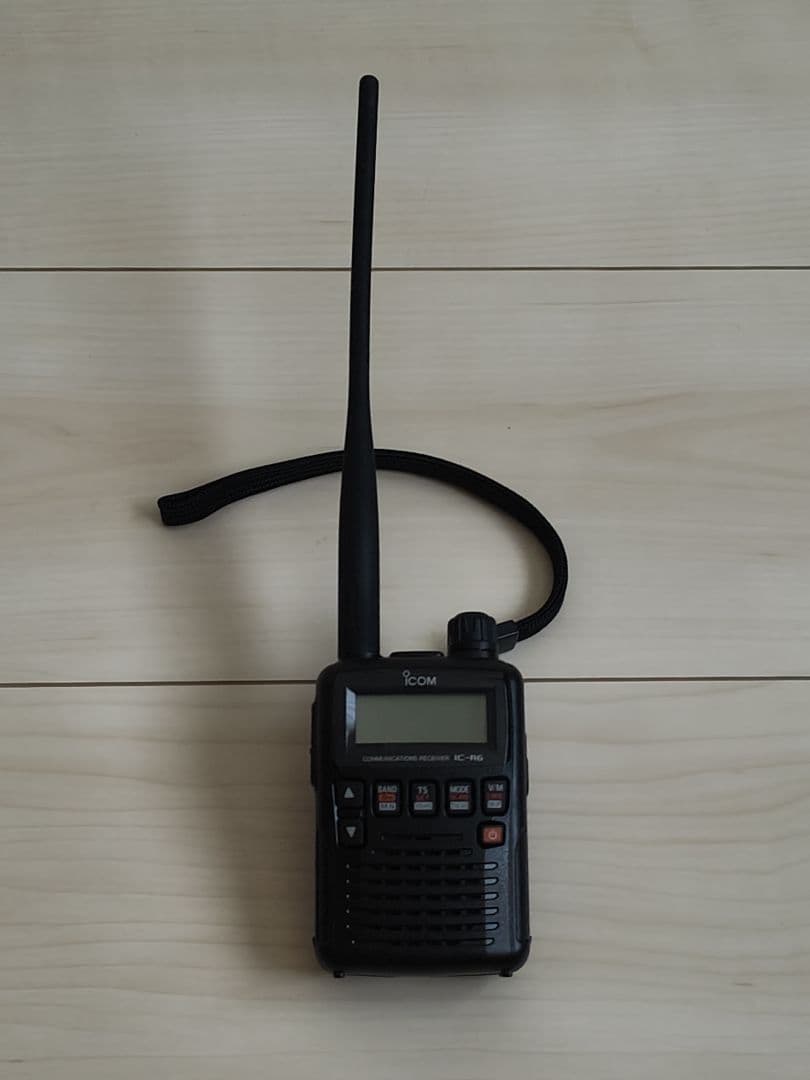 ICOM IC-R6 受信機 充電スタンド付き