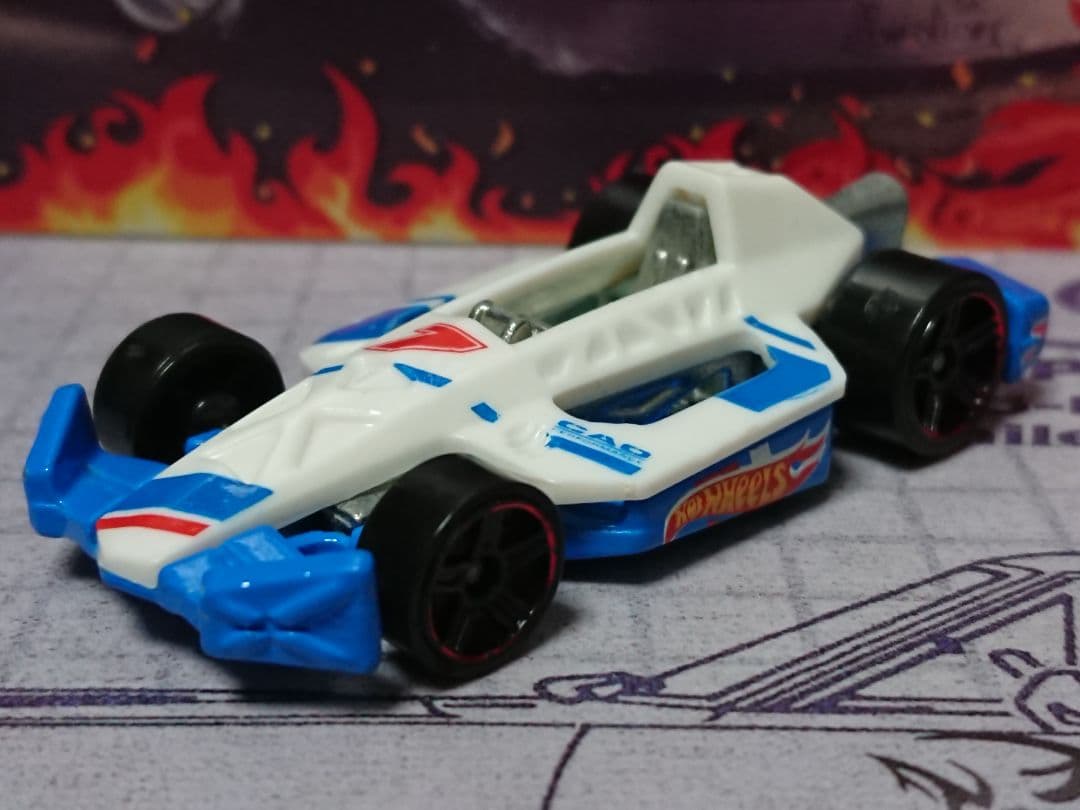 アロー ダイナミック / ホワイト