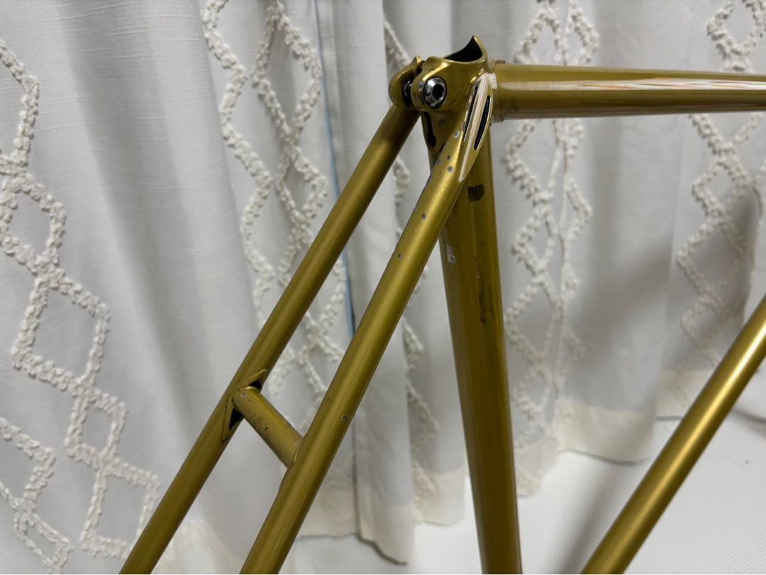 ゴールド ピストフレーム