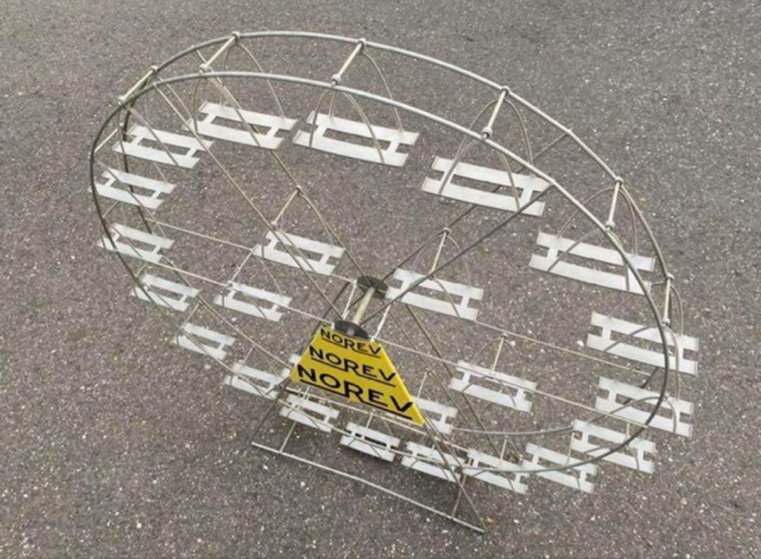 ノレブ社製 1960年代の観覧車ミニカーディスプレー