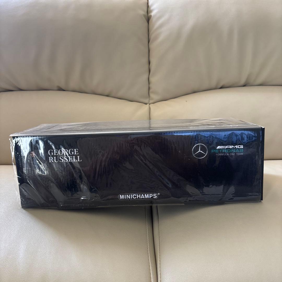 1/18 ミニチャンプス メルセデスAMG W13 G.ラッセル