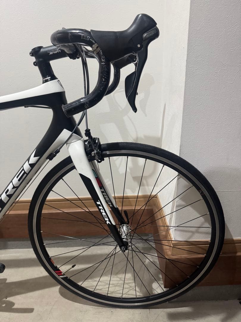 フルカーボンロードバイク　TREK MADONE 4.5