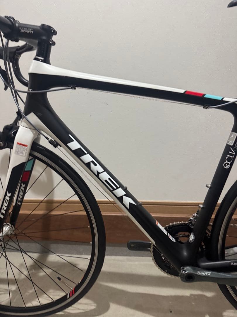 フルカーボンロードバイク　TREK MADONE 4.5