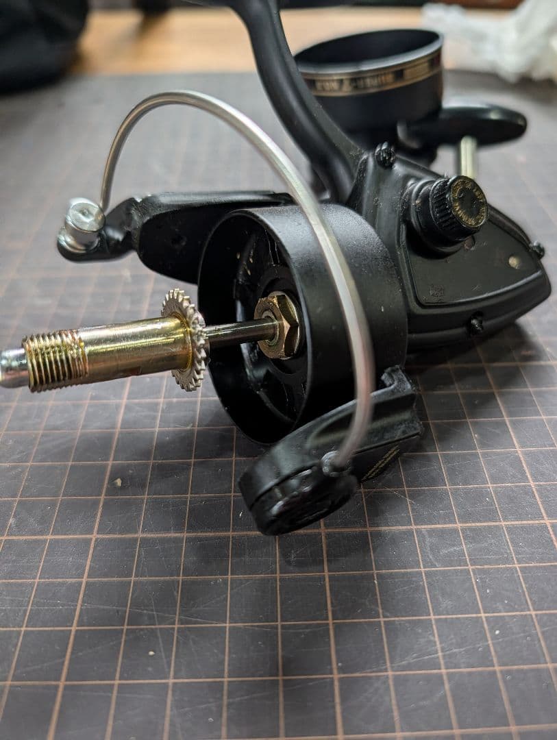 スピニングリール ON/OFFスイッチ付き