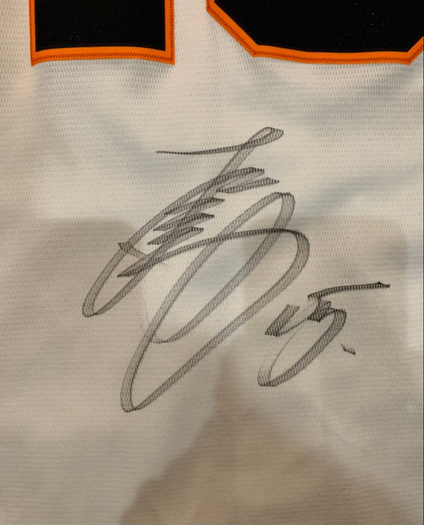 巨人　大勢選手　直筆サイン　ユニフォーム　Mサイズ