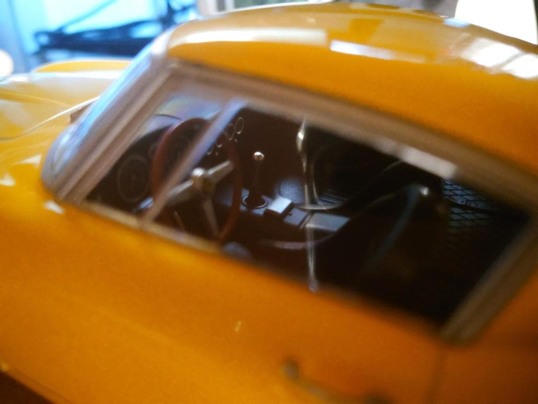 1/18 フェラーリ 250GT 1961 イエロー Ferrari 250GT