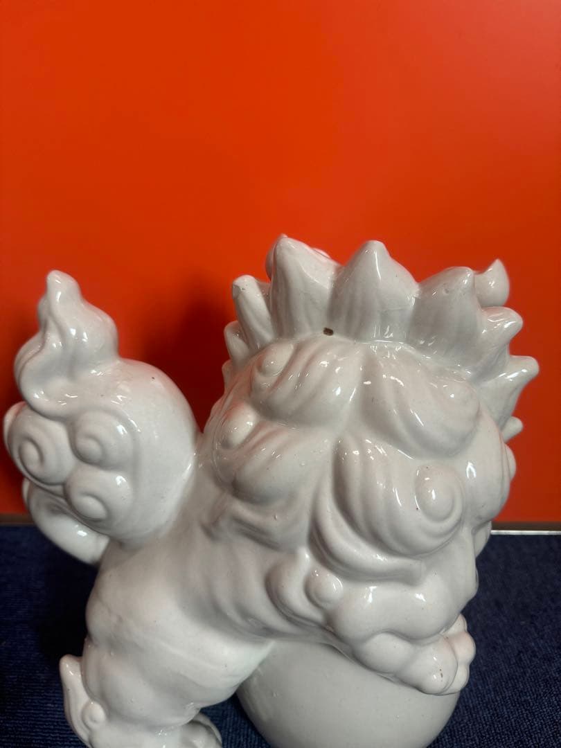 1815  九谷焼 白磁玉乗り獅子　縁起物 獅子置物 高さ約32cm  時代物