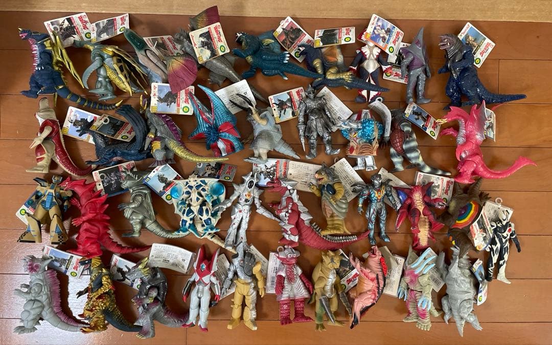 輝*様 タグ付き　ウルトラマンティガ　ダイナ　ガイア　怪獣シリーズ　ソフビ　まと