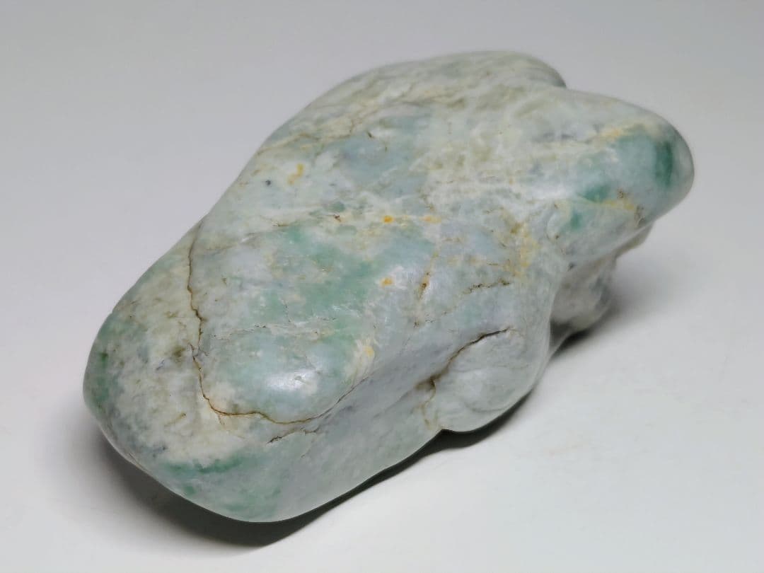 白緑 370g 翡翠 ヒスイ 原石 鑑賞石 自然石 誕生石 鉱物 鉱石 水石