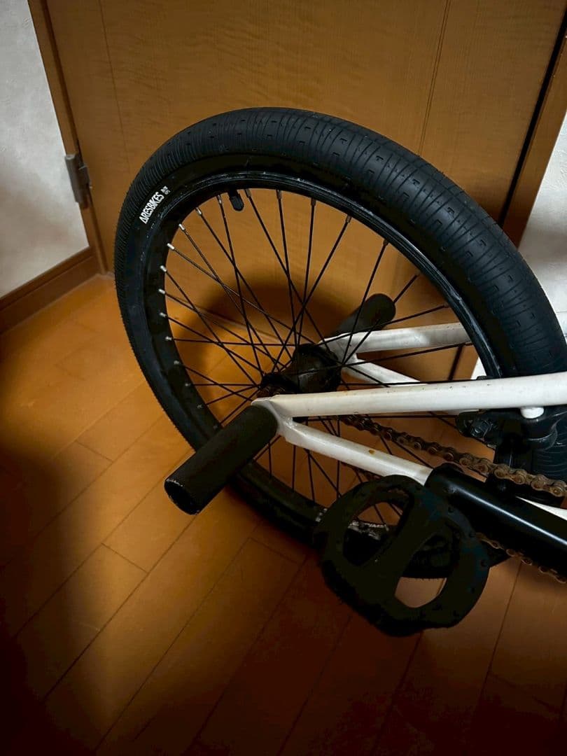 アーレスバイク AERIS BMX ホワイト(直接受け取りに来られる方限定)