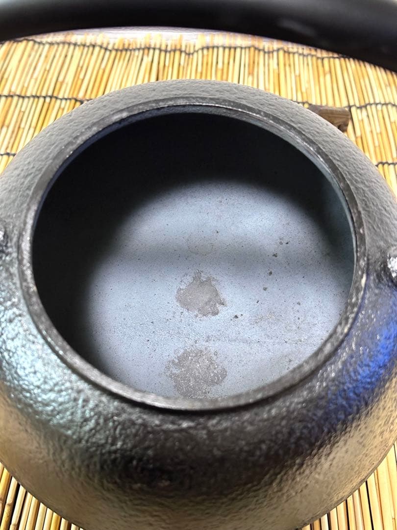 未使用品、付属品付　南部岩鋳造　１８型肌文様　南部鉄瓶　sunny様　売約済み