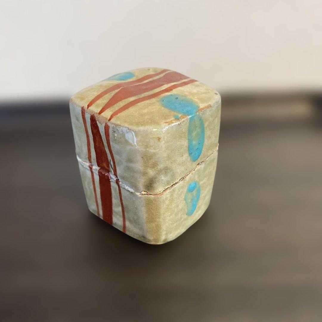 民藝　壺屋焼　やちむん　小橋川仁王　赤絵　緑釉点文　香合