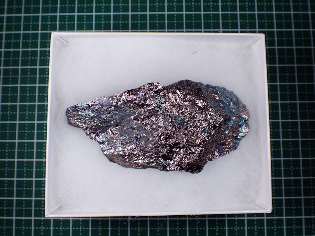 斑銅鉱、レニエル鉱、砒四面銅鉱他　キプシ鉱山