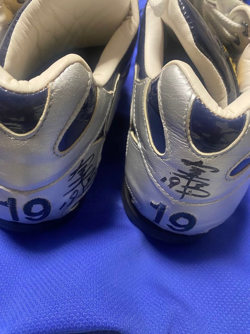 金子千尋選手サイン入りスパイク