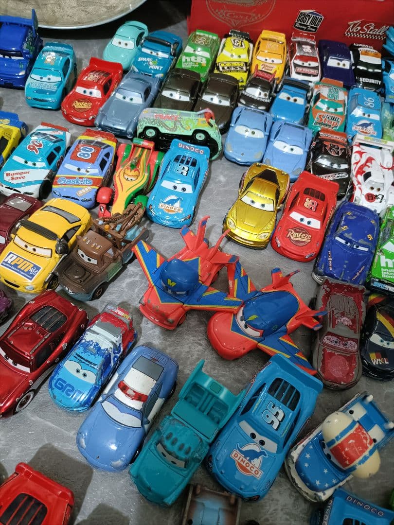 み*る様 カーズ　ミニカー　 ピストンカップセット　トミカ　マテル　カスタムタイ