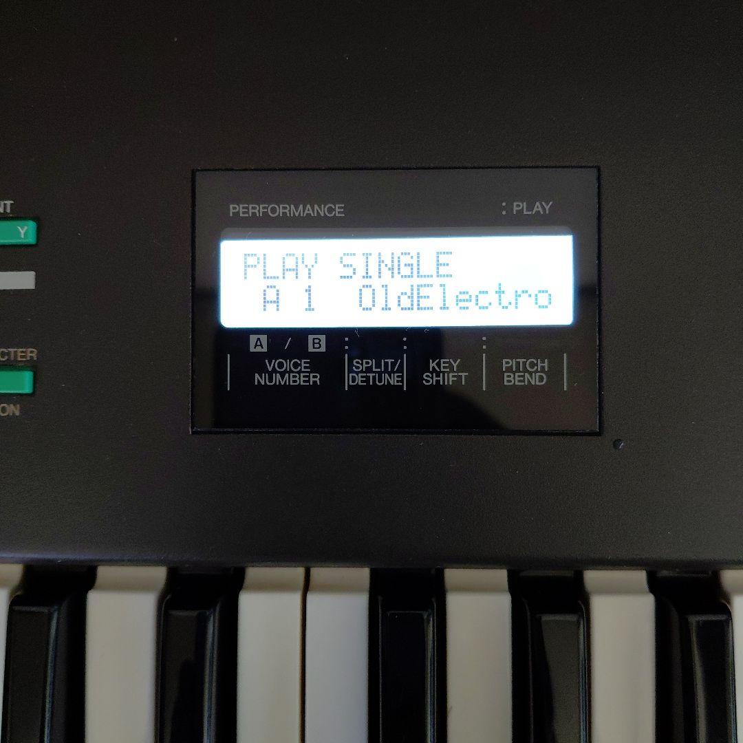 YAMAHA DX21 シンセサイザー　純正ケース付き