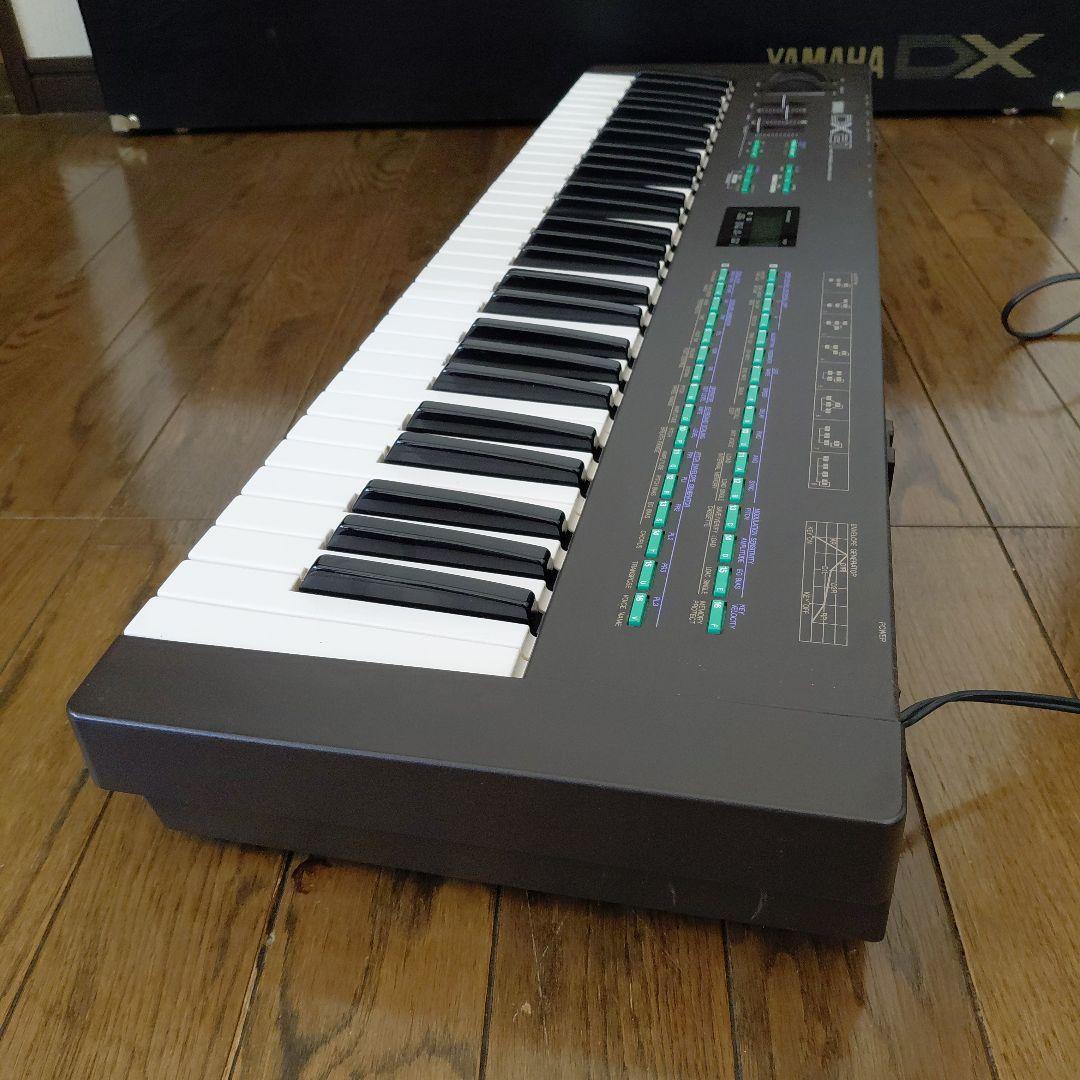 YAMAHA DX21 シンセサイザー　純正ケース付き