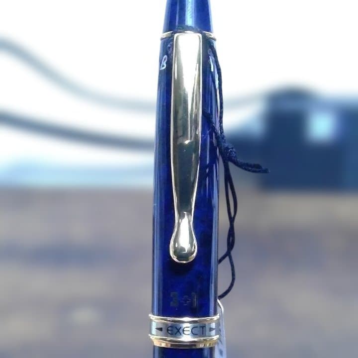 【PILOT廃版】 多機能ペン 3+1 エグゼクト ブラック&ブルー