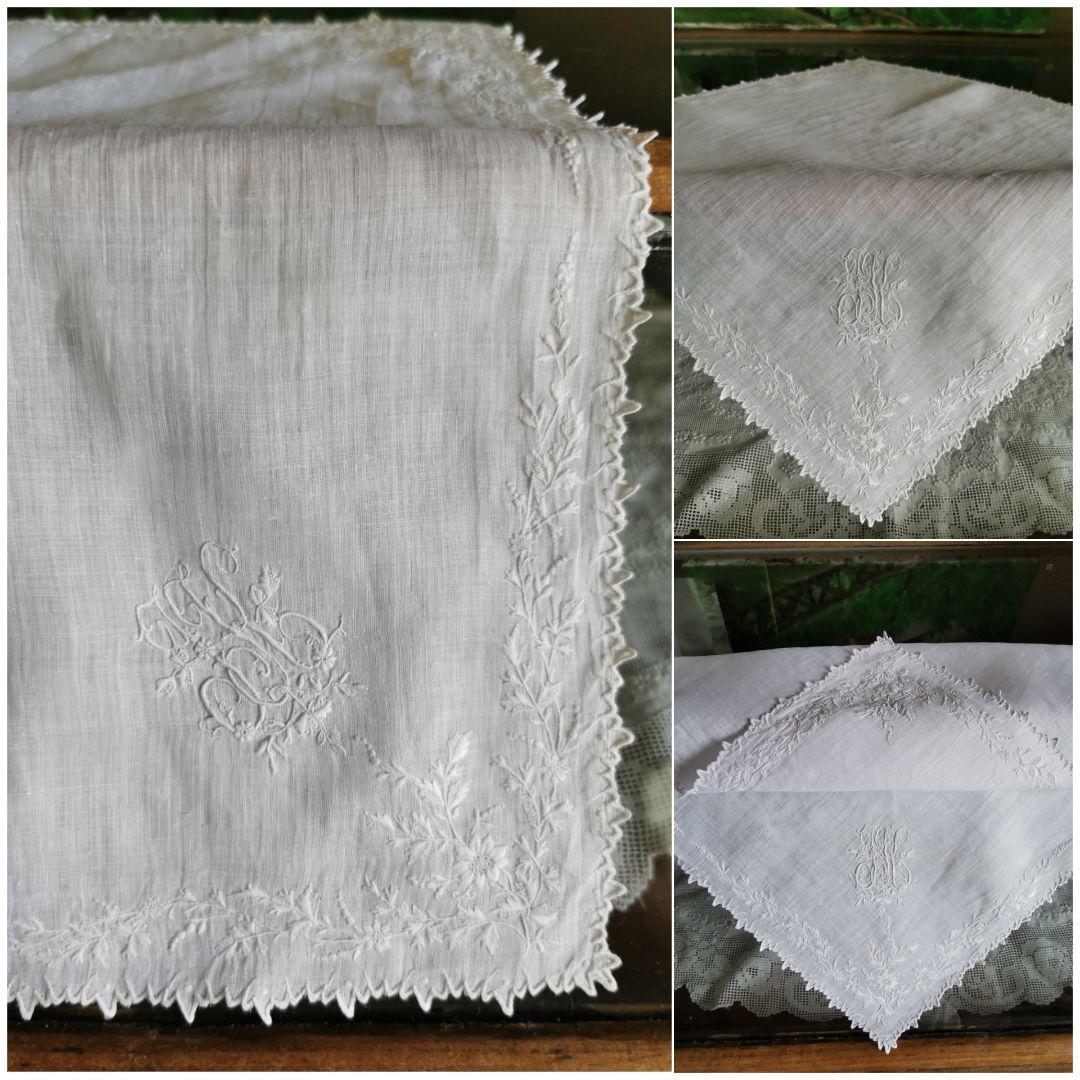 アンティークフランス 精緻なスカラップ 草花刺繍ハンカチーフ 花文字イニシャル