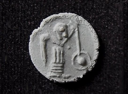 ★E1402★ 古代石 (219) 有翼神　アミュレット印章　精霊　焼成物