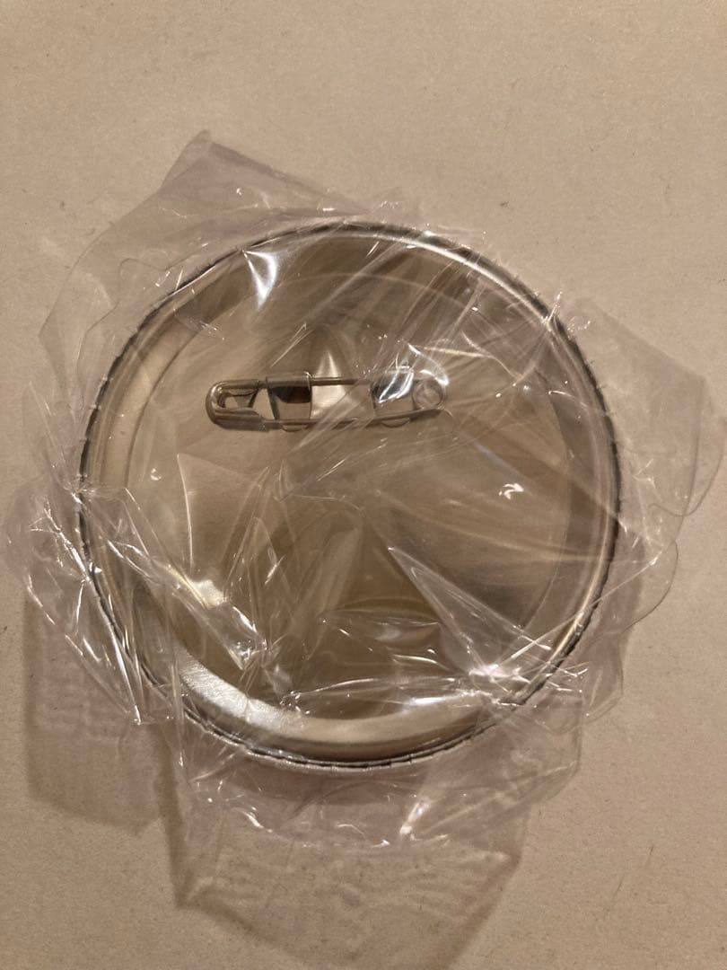 豊崎愛生 直筆サイン入り缶バッジ スフィア Sphere