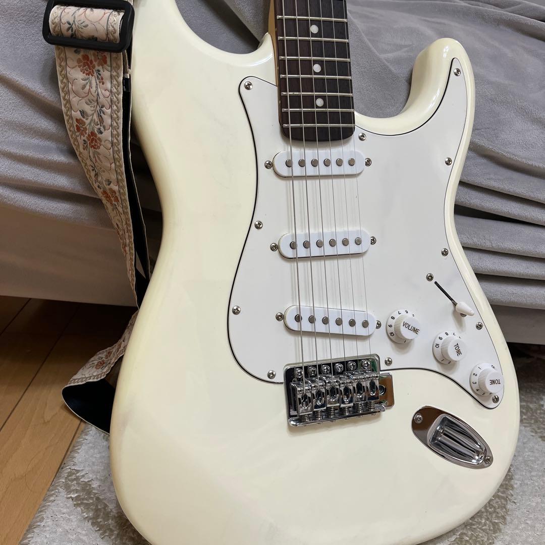 ホワイトエレキギター ストラトキャスター 初心者中古美品