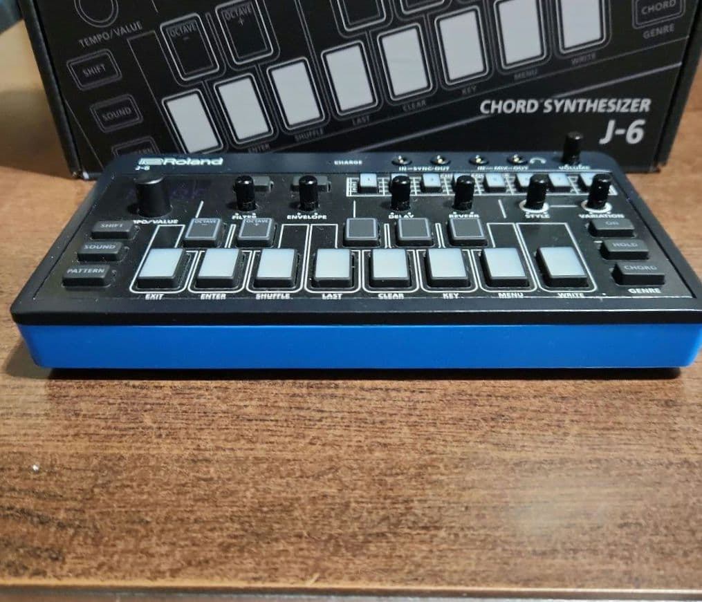 Roland コードシンセサイザー❇️J-6ブルー&T-8オレンジ❇️2点セット