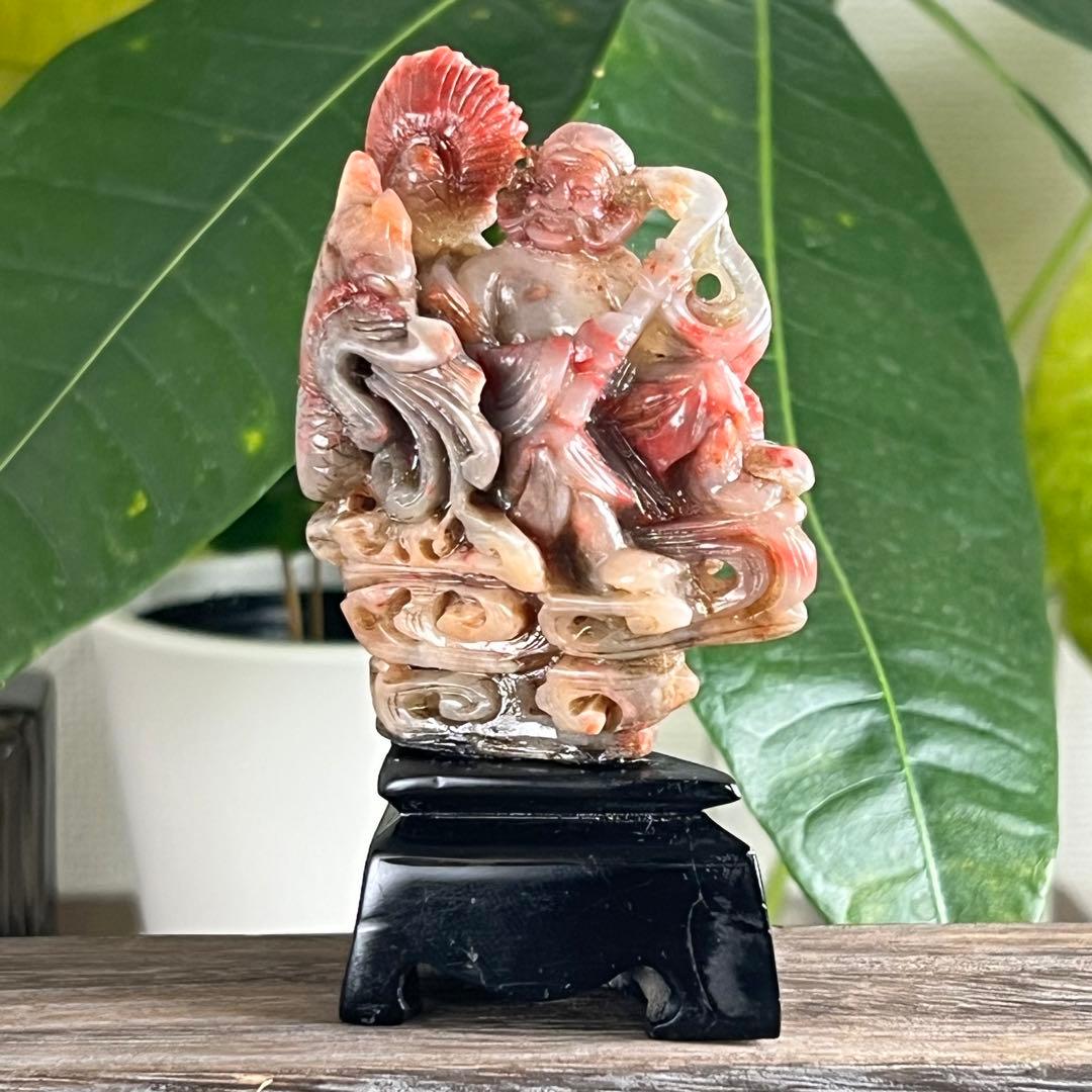 【巴林石】鶏血石龍と仙人像　巴林鶏血石