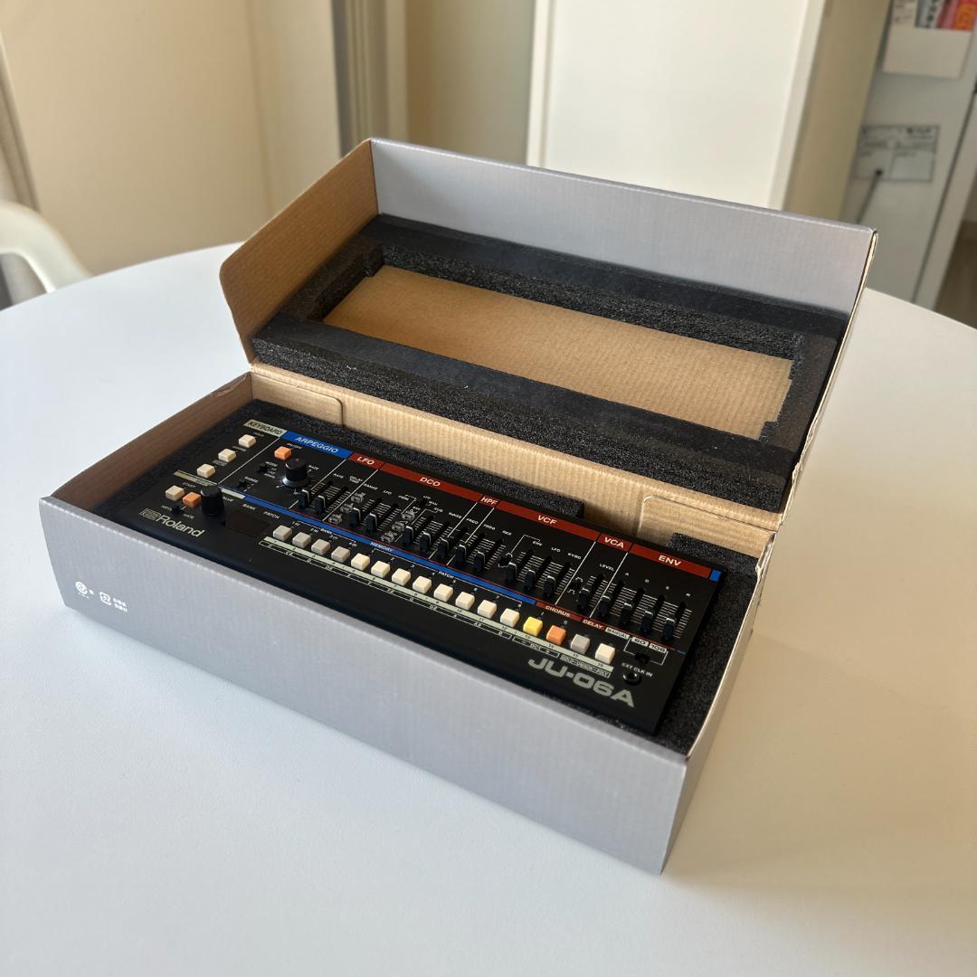 鍵盤楽器 Roland Boutique JU-06A