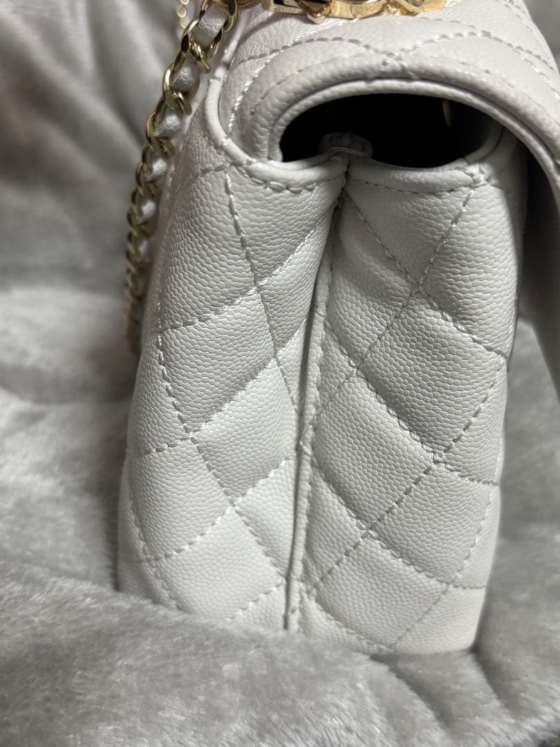 CHANEL ホワイト ショルダーバッグ