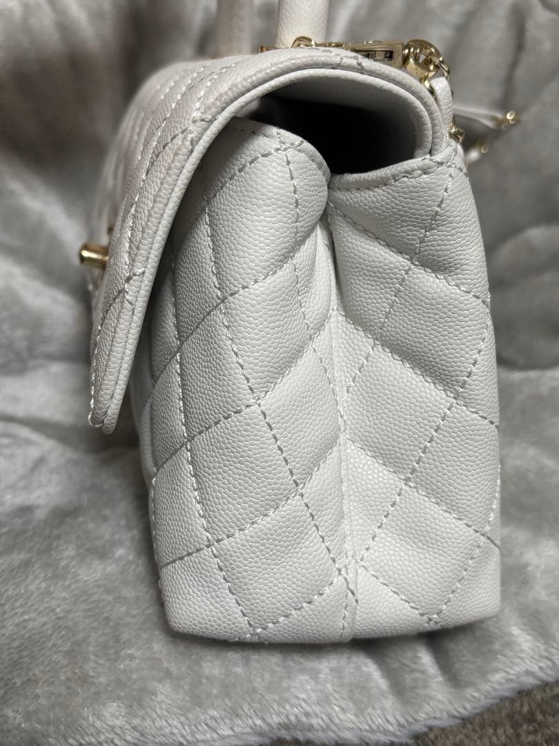 CHANEL ホワイト ショルダーバッグ