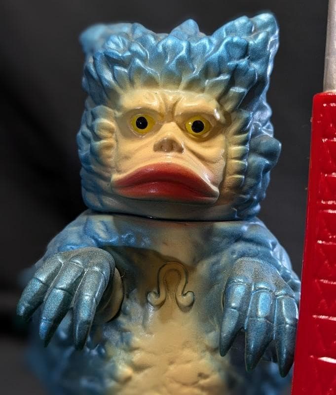 東京タワーガラモン青「ウルトラQ」登場怪獣（Ｍ１号）台座付ソフビフィギュア非売品
