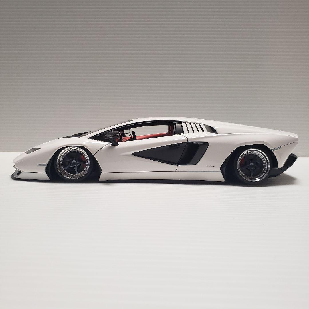 1/18 ランボルギーニカウンタック LPI 800-4 カスタム