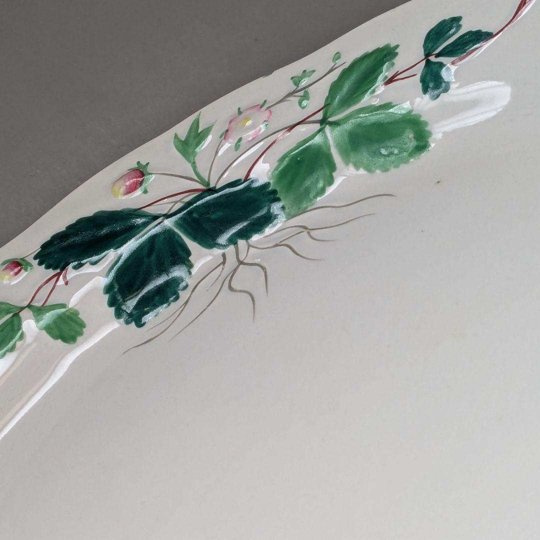 クレイユモントロー バルボティーヌの苺皿 FRAISE レリーフプレート