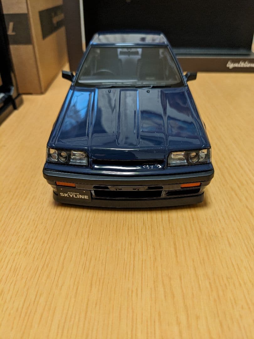 イグニッションモデル1/18　ニッサン スカイライン GTS-R(R31)