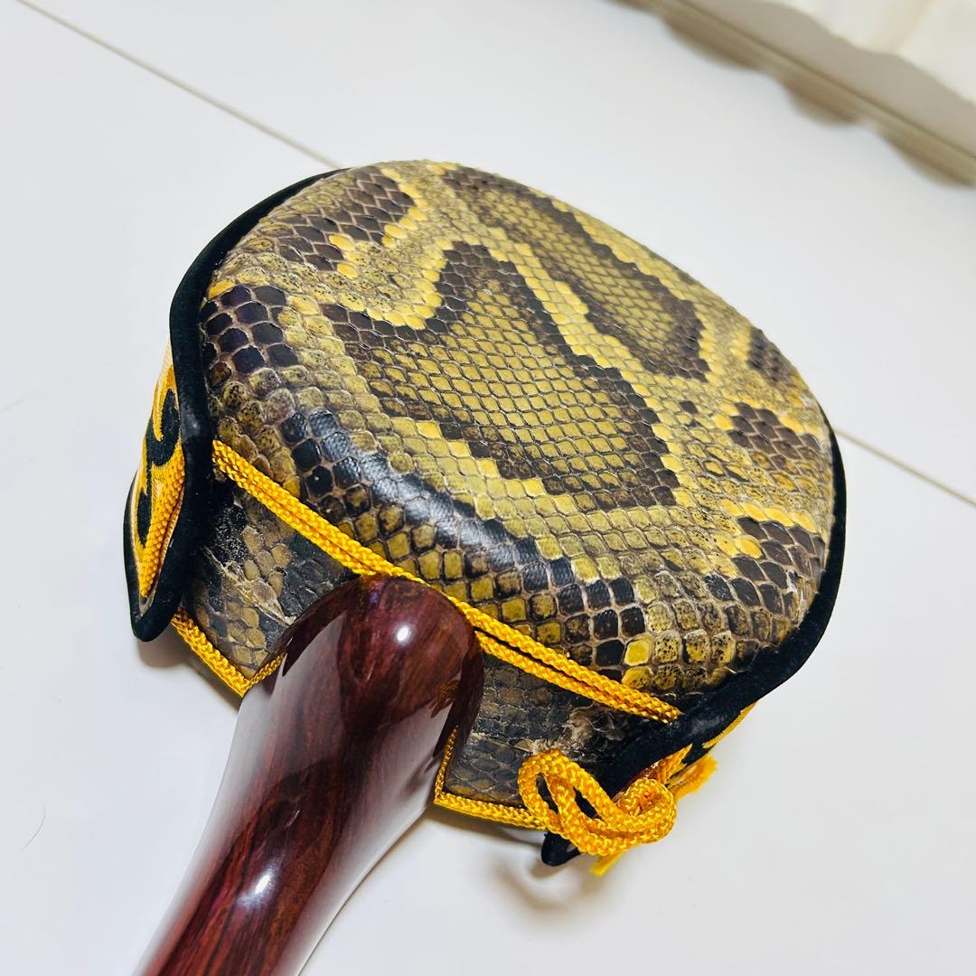 【希少品】高級 沖縄三線 与那城型 実入りゆし木 スンチー塗り 蛇革 本革