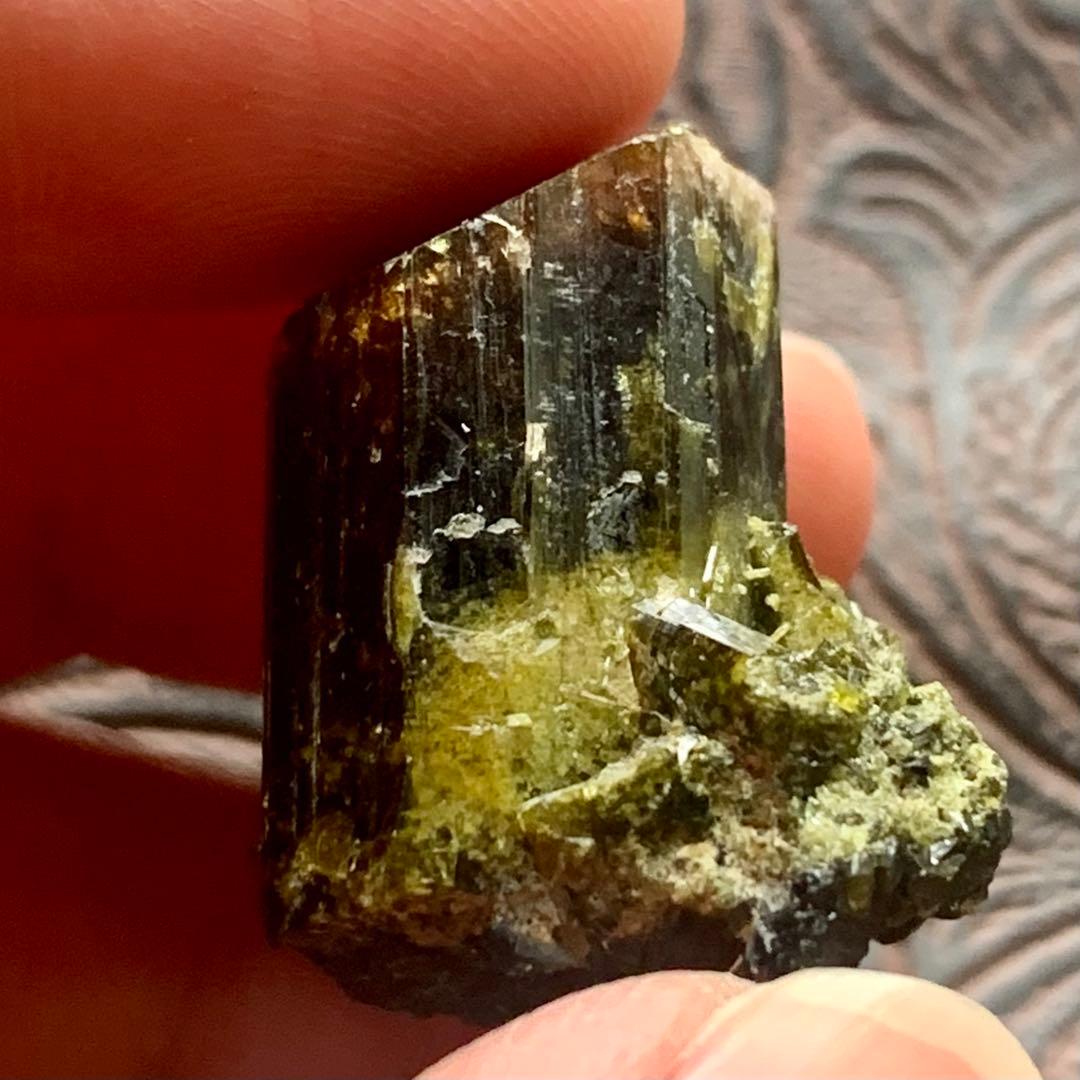 ウルトラレア！バイカラー⭐︎クリノゾイサイト結晶71ct